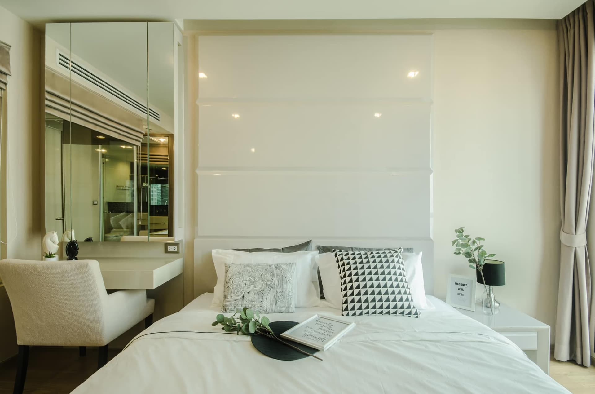 1 Bed Condo for Sale in Bang Rak - Image 4