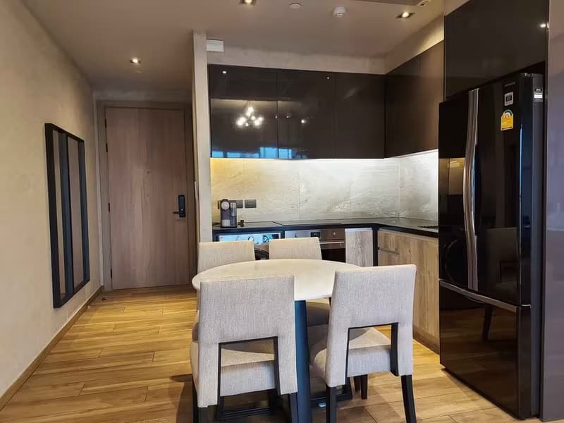 The Lofts Asok by Raimon Land