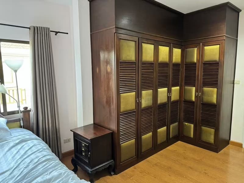 4 Bedroom undefined