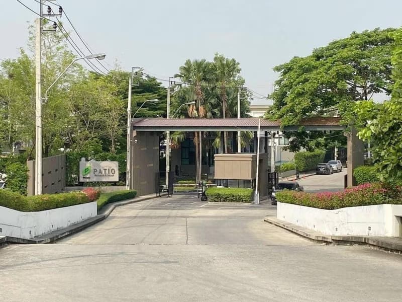 3 Bed Townhouse for Rent and Sale in Bang Kapi
