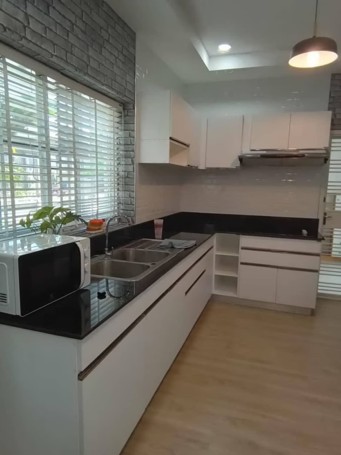 4 Bed House for Rent and Sale in Mae Rim - Image 4