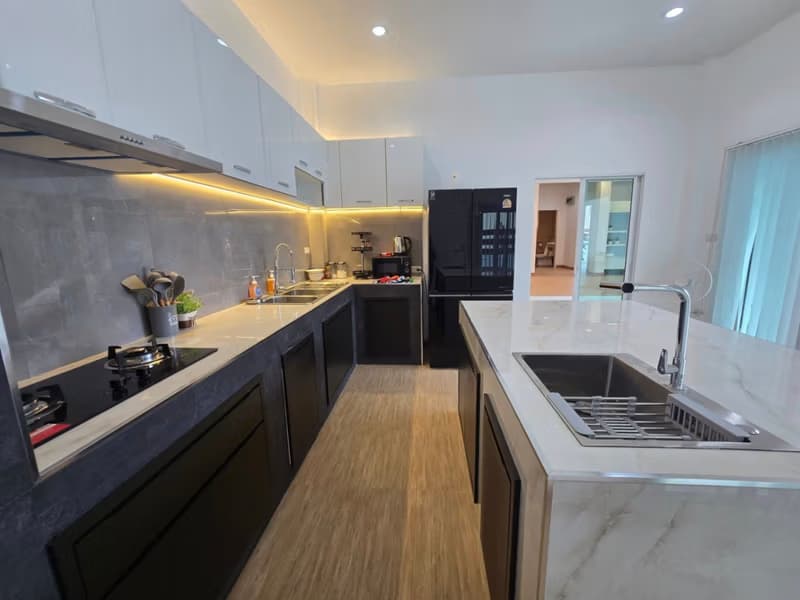 4 Bed House for Rent in Mueang Chiang Mai District