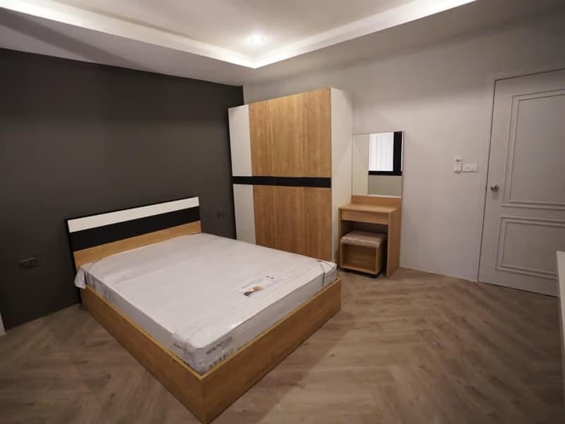 3 Bed Townhouse for Rent in Watthana