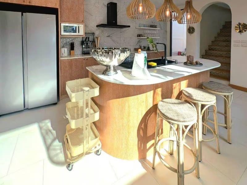 7 Bed House for Sale in Doi Saket District