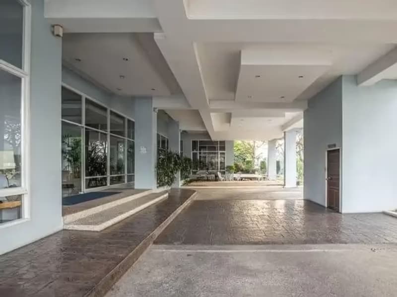 1 Bedroom Condo