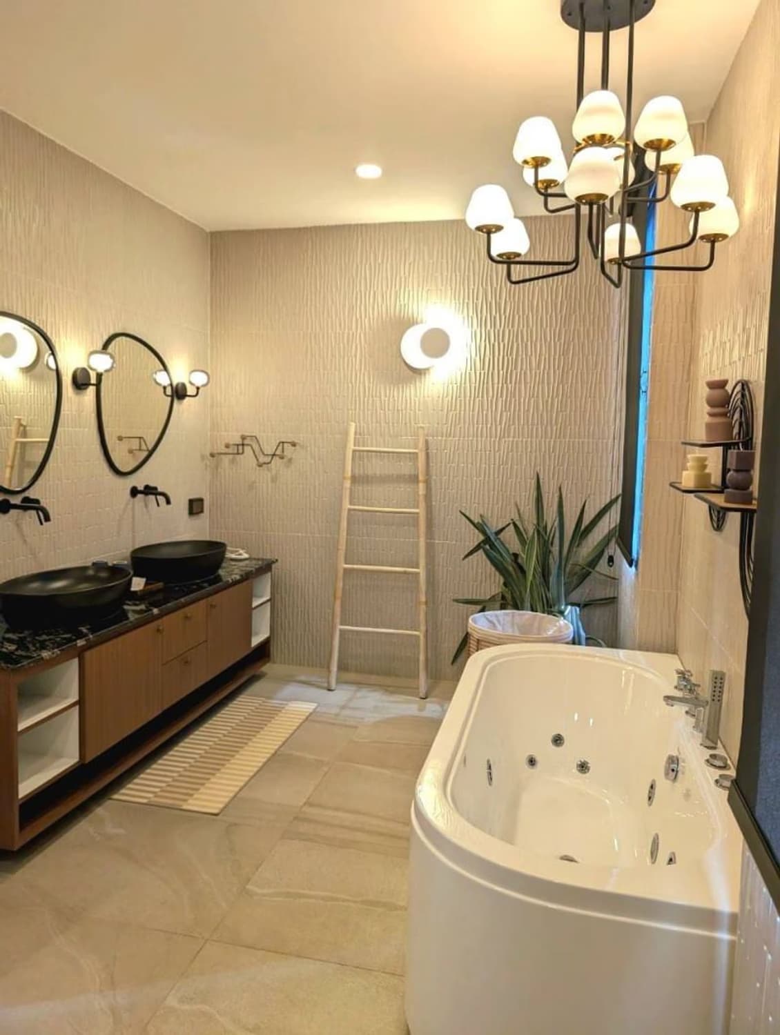 7 Bed House for Sale in Doi Saket District - Image 17