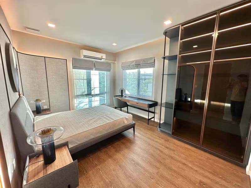 4 Bed House for Rent in undefined