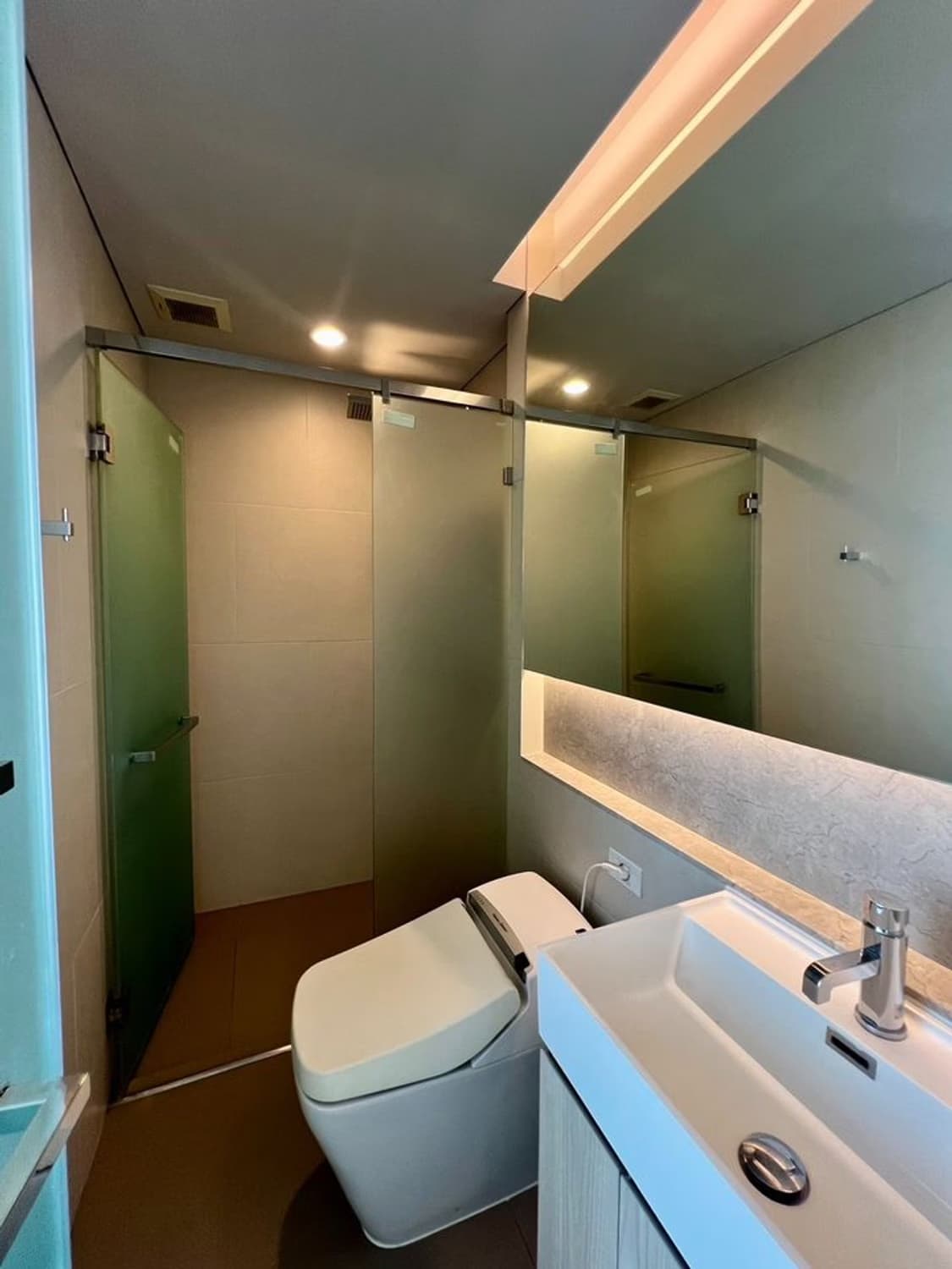 Condo for Rent at The Lumpini 24 - Image 5
