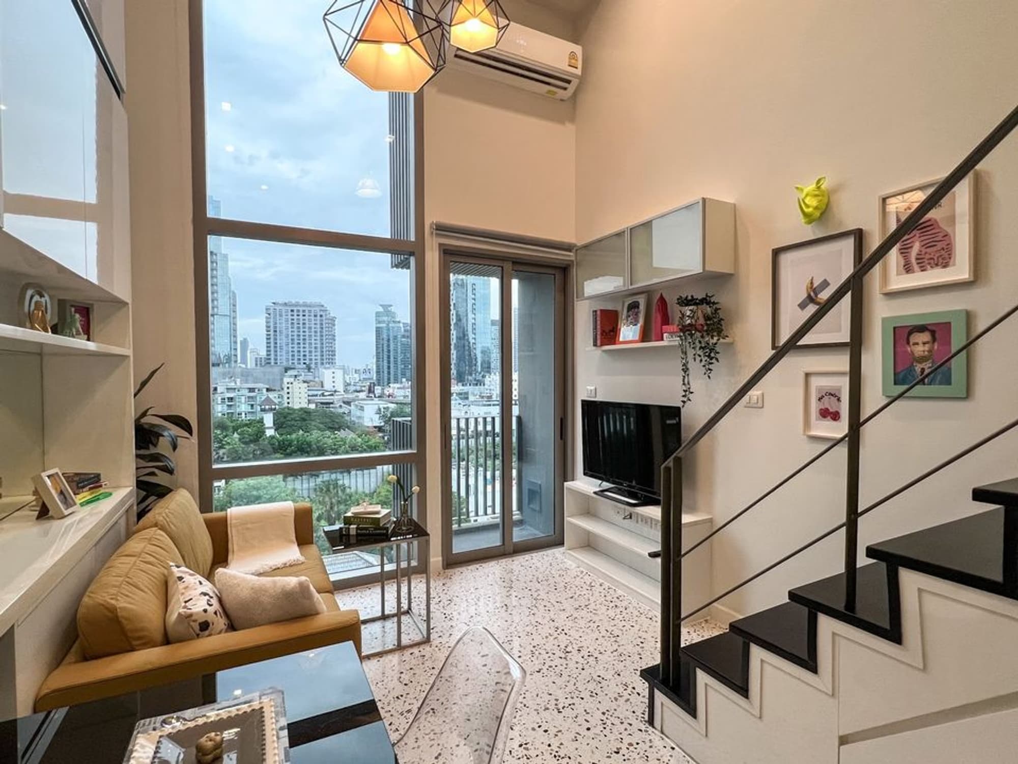 1 Bed Condo for Rent in Khlong San - Image 2