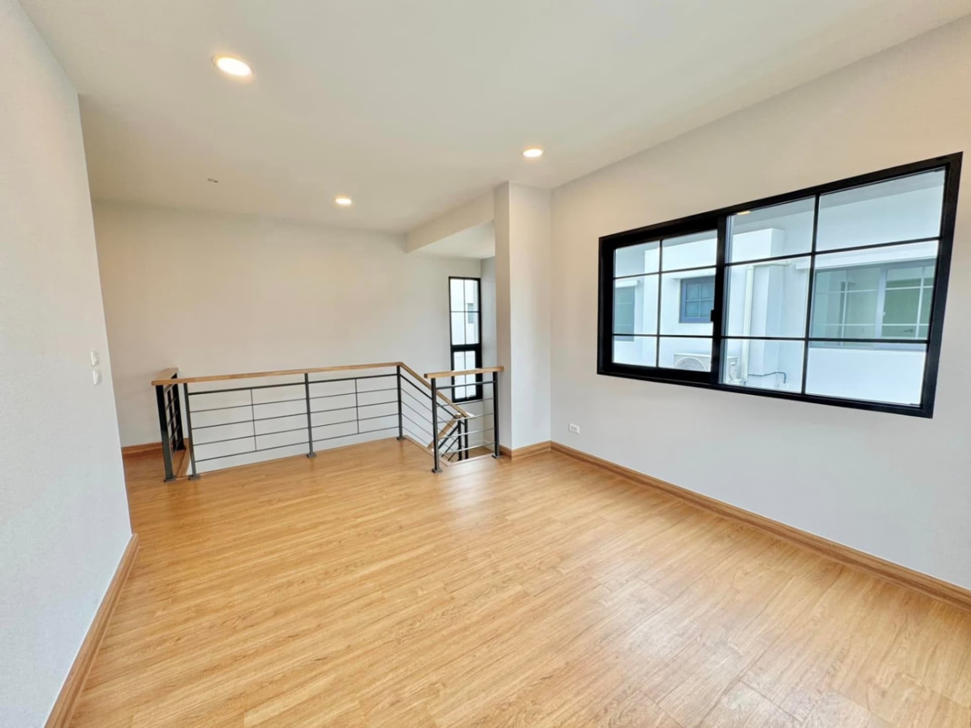 4 ห้องนอน บ้าน สำหรับ ขาย ใน Bang Phli, Samut Prakan - Image 15
