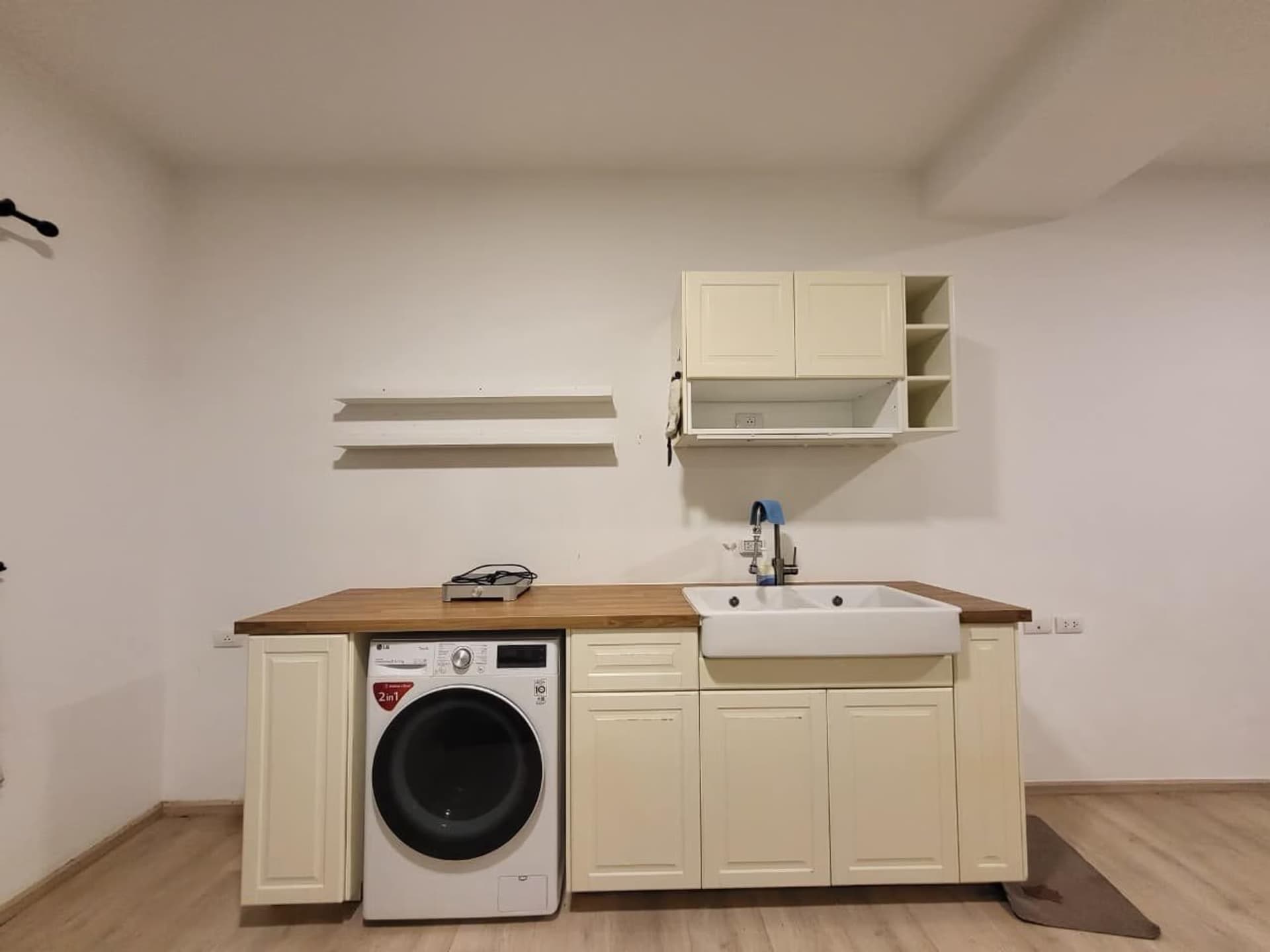 2 Bed Townhouse for Rent and Sale in Bang Phli - Image 5