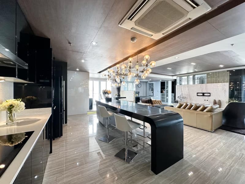 3 Bed Condo for Rent and Sale in Khlong Toei