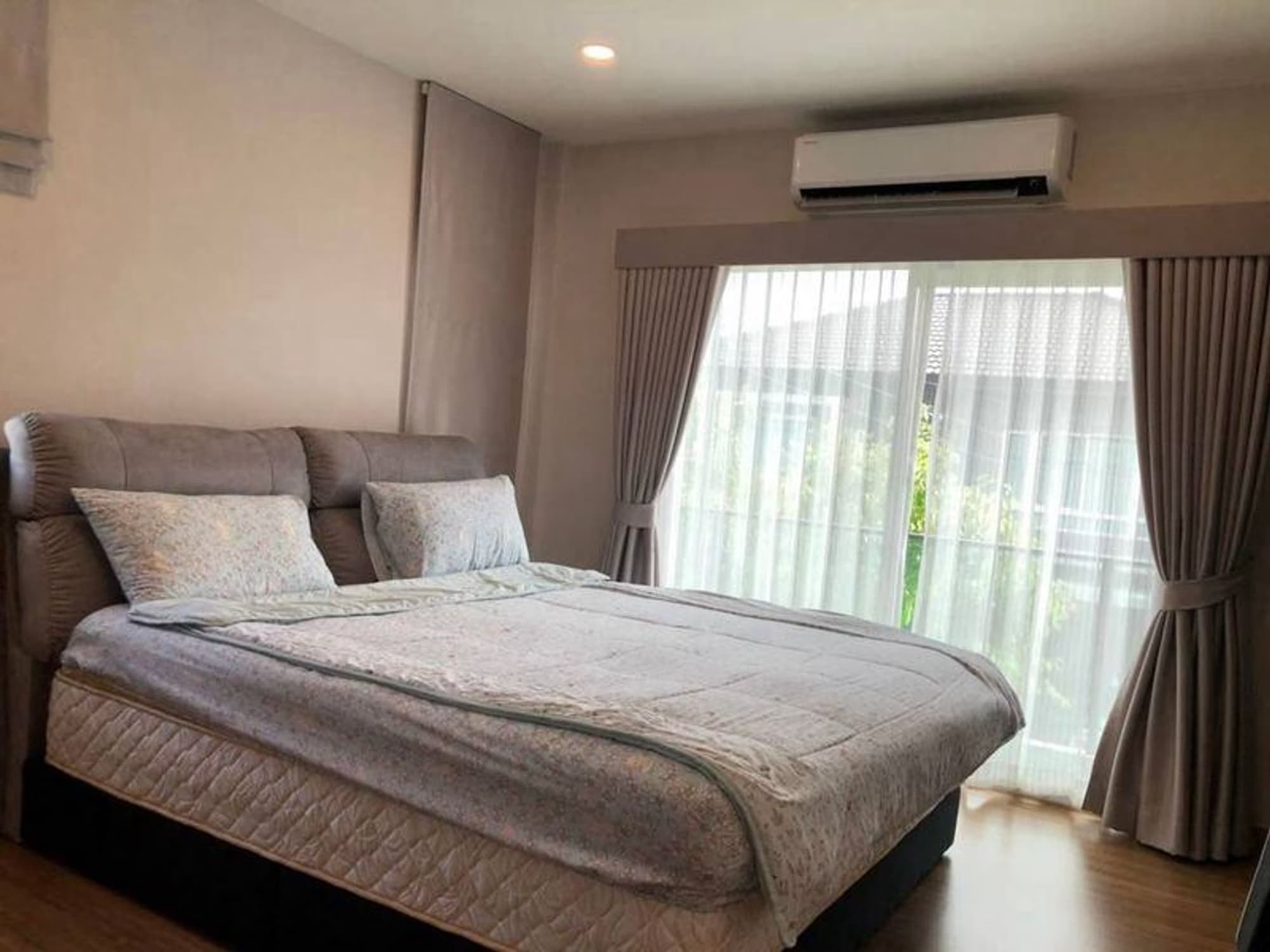 4 卧室 别墅 用于 出租 在 Bang Phli - Image 10