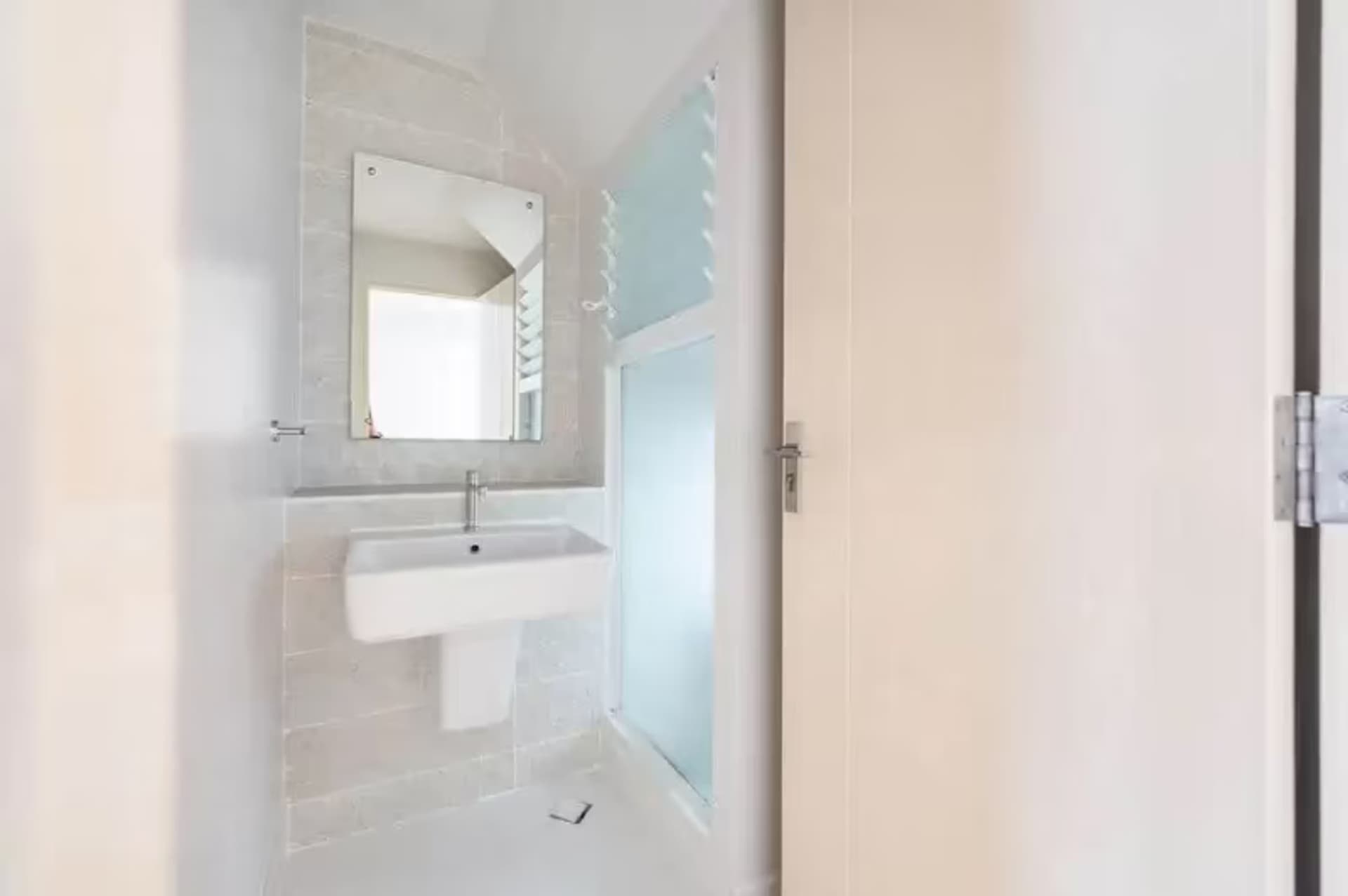 2 Bedroom House - Image 11