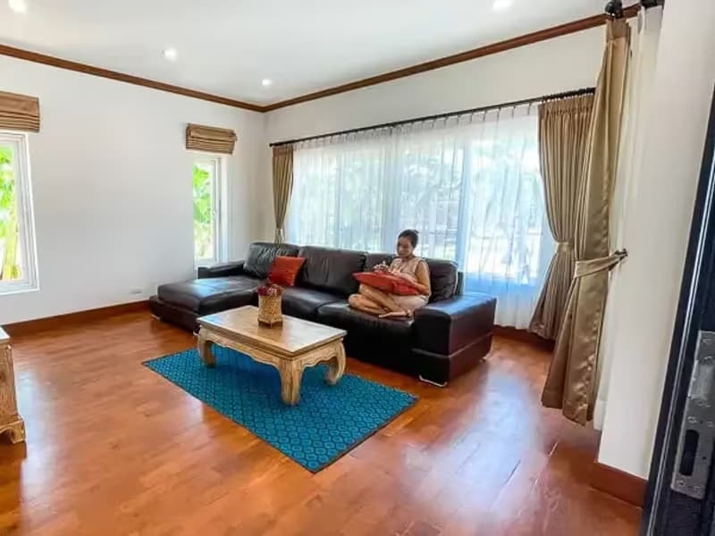 5 Bedroom House