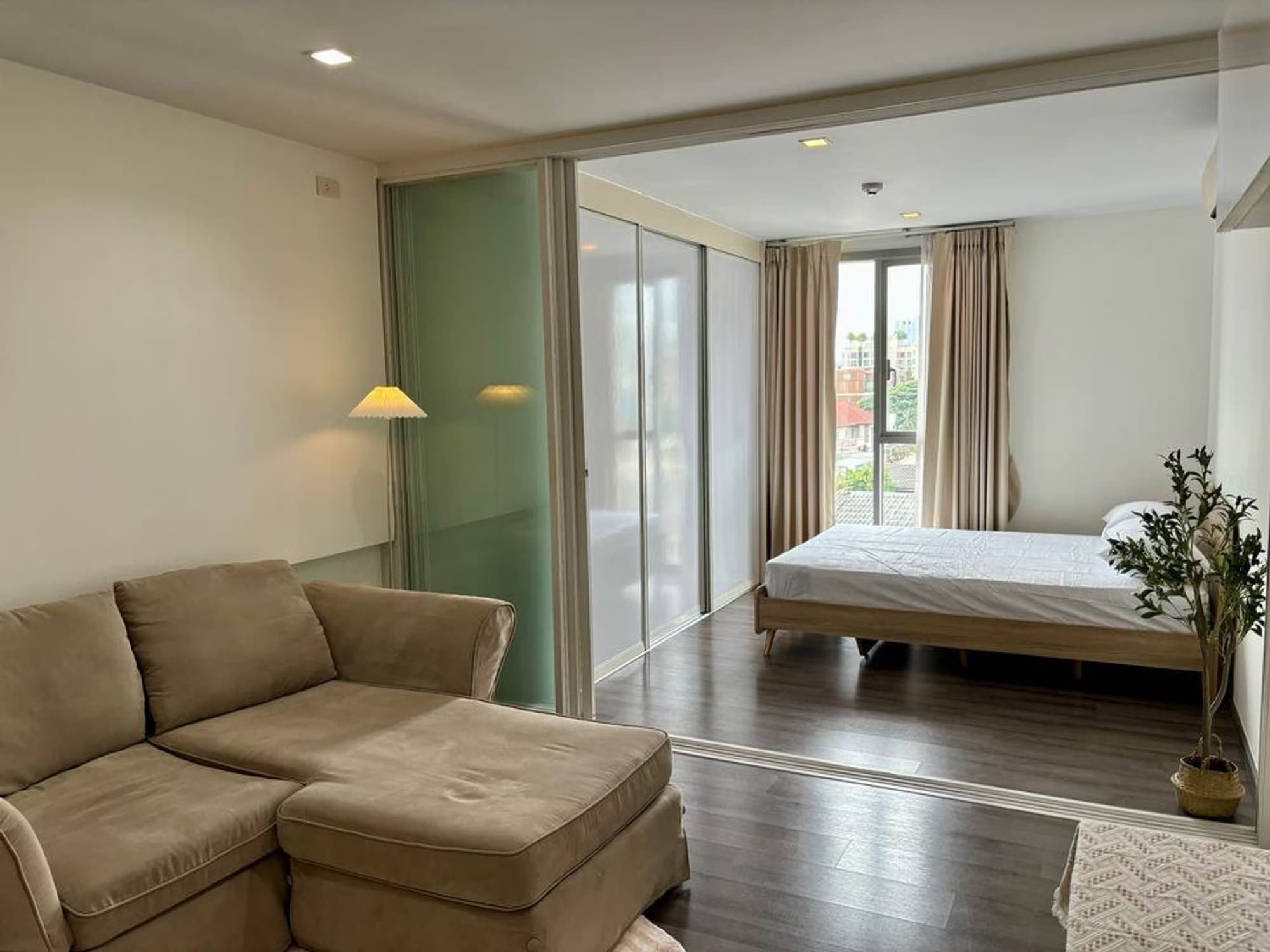 1 Bed Condo for Sale in Phra Khanong - Image 5
