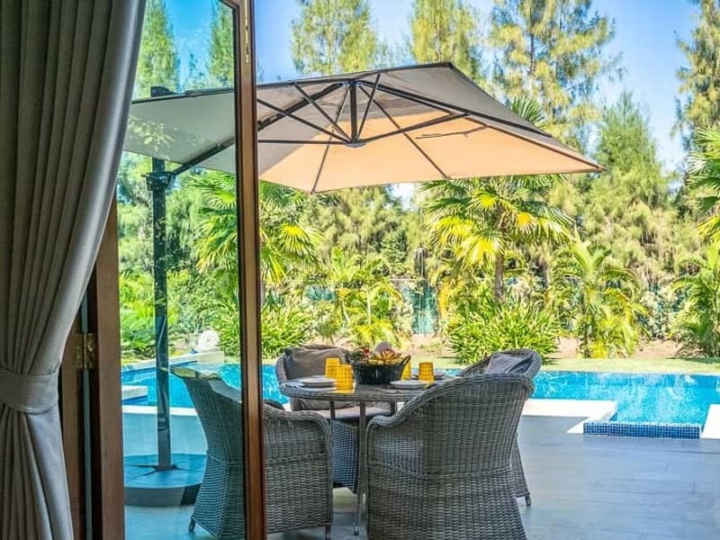 Luxury Single-Story Pool Villa