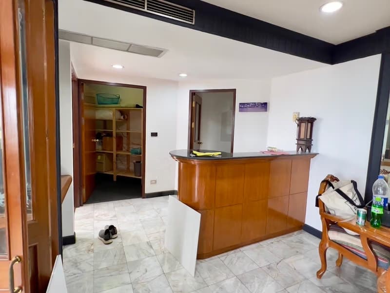 2 Bed Condo for Rent  Near Phloen Chit BTS
