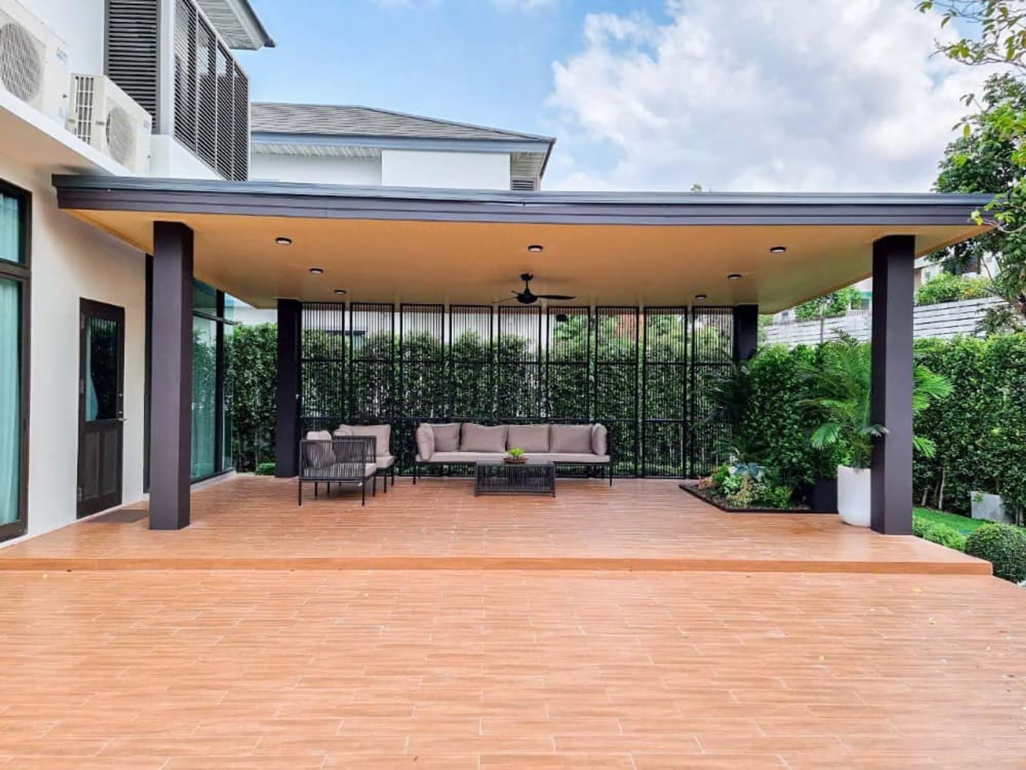 5 Bedroom House - Image 4