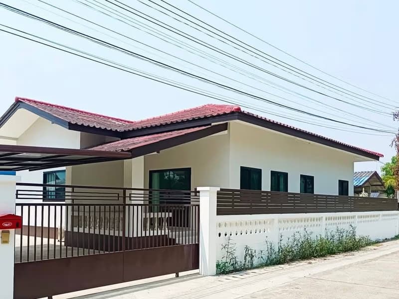 4 Bed House for Rent and Sale in San Sai District