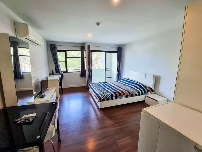 1 Bedroom Condo