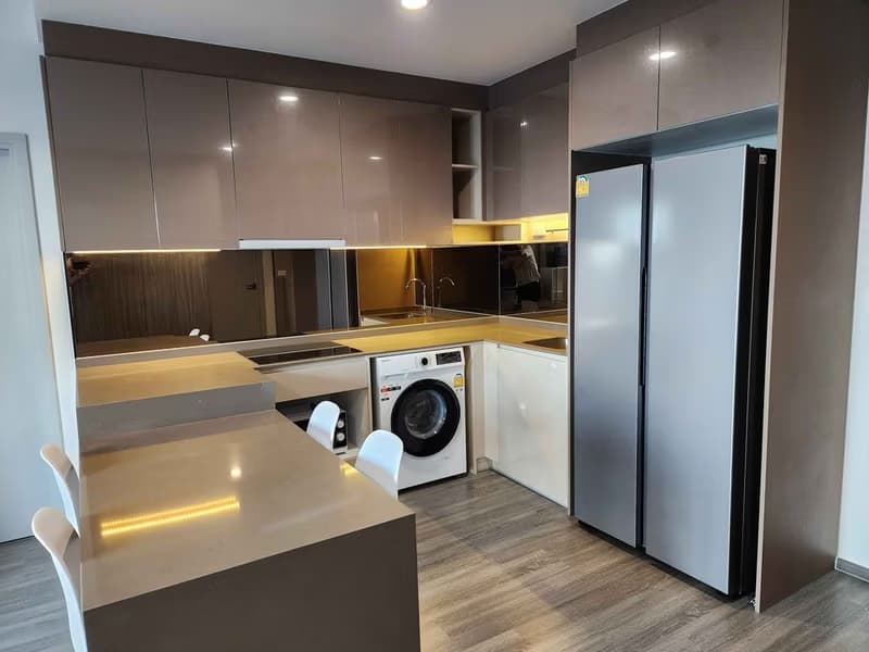 2 Bed Condo for Rent in Bang Rak