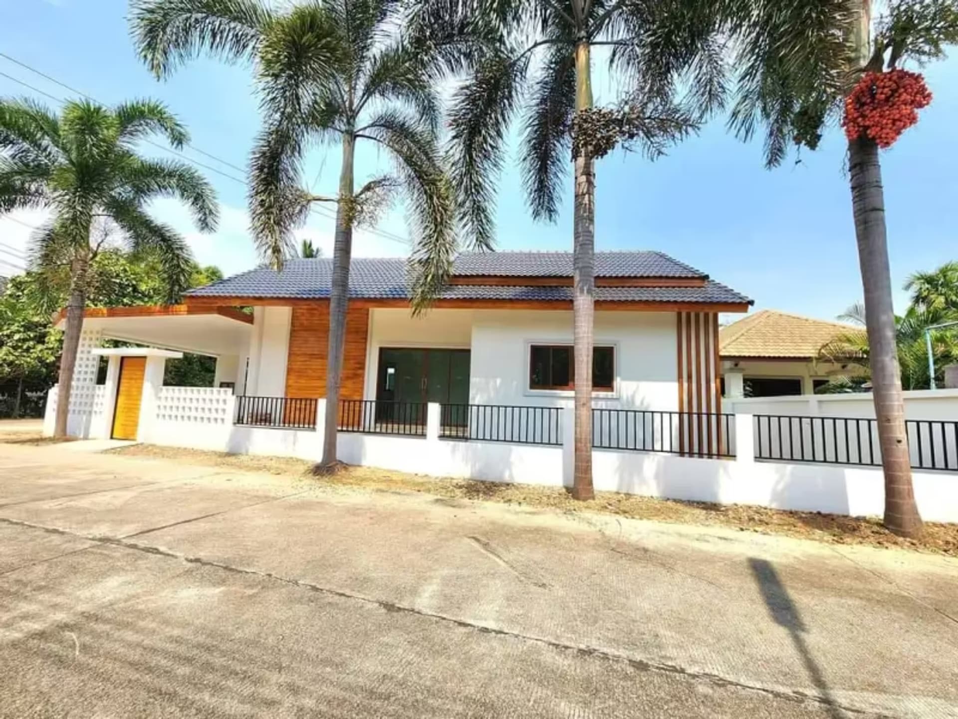 3 Bedroom House - Image 11
