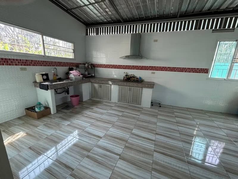 4 Bed House for Rent and Sale in San Kamphaeng