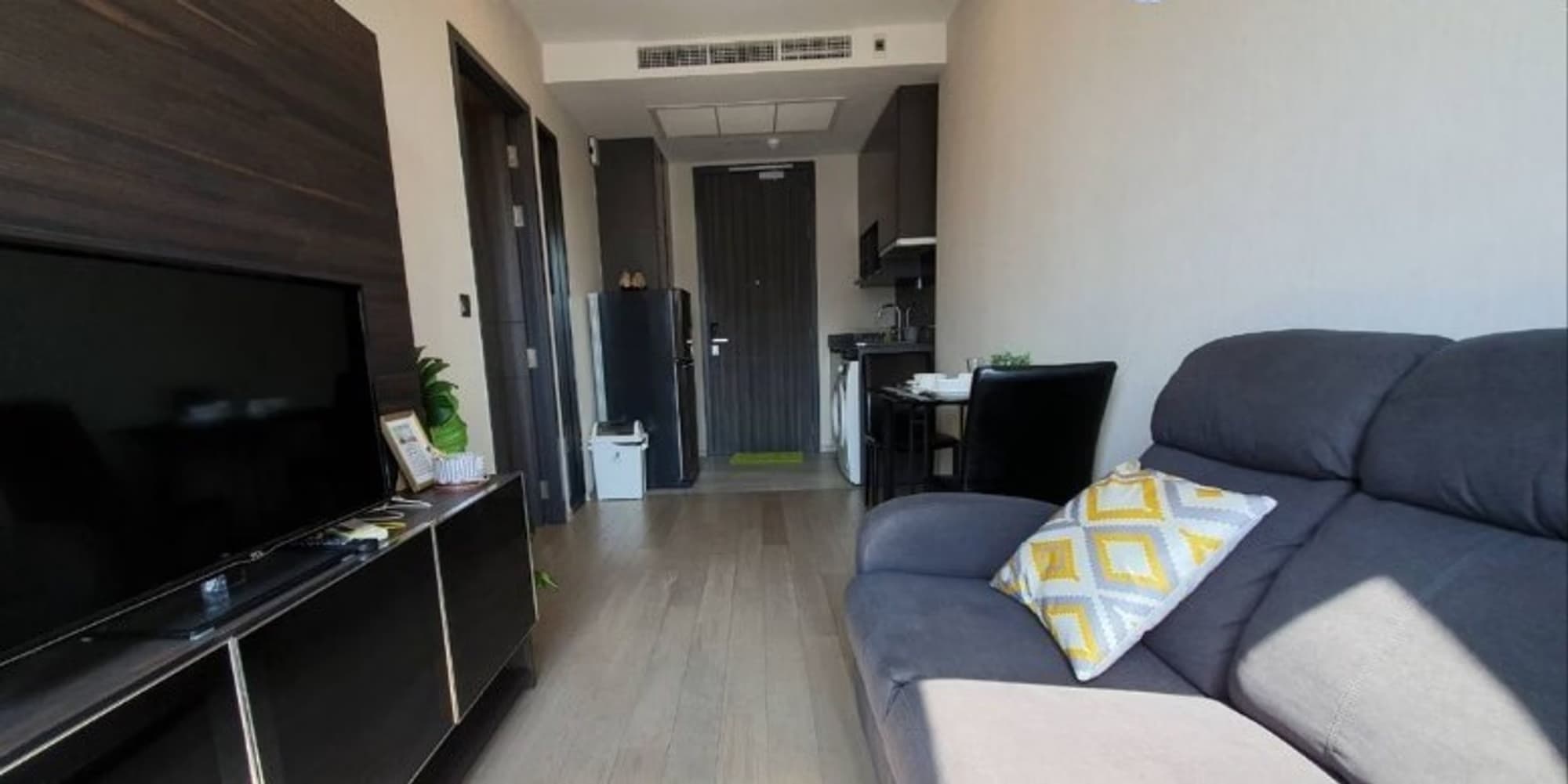 1 Bed Condo for Sale in Watthana - Image 1