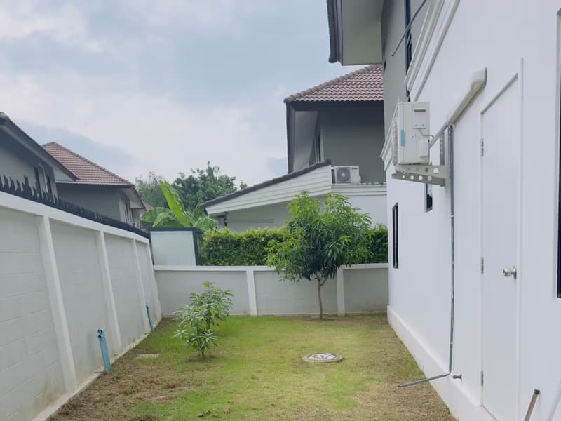 4 Bed House for Rent in Saraphi