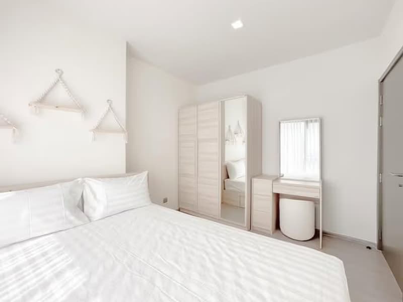 1 Bedroom Condo