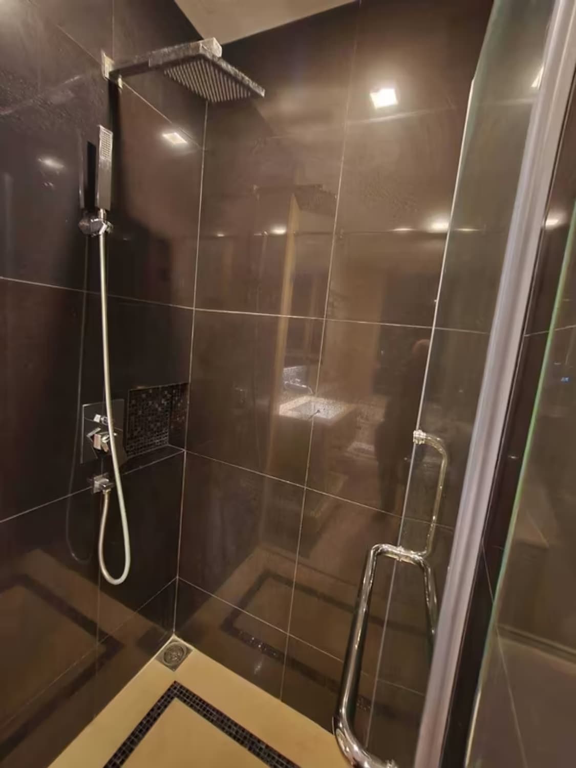 Condo for Rent at The Address Asoke - Image 9