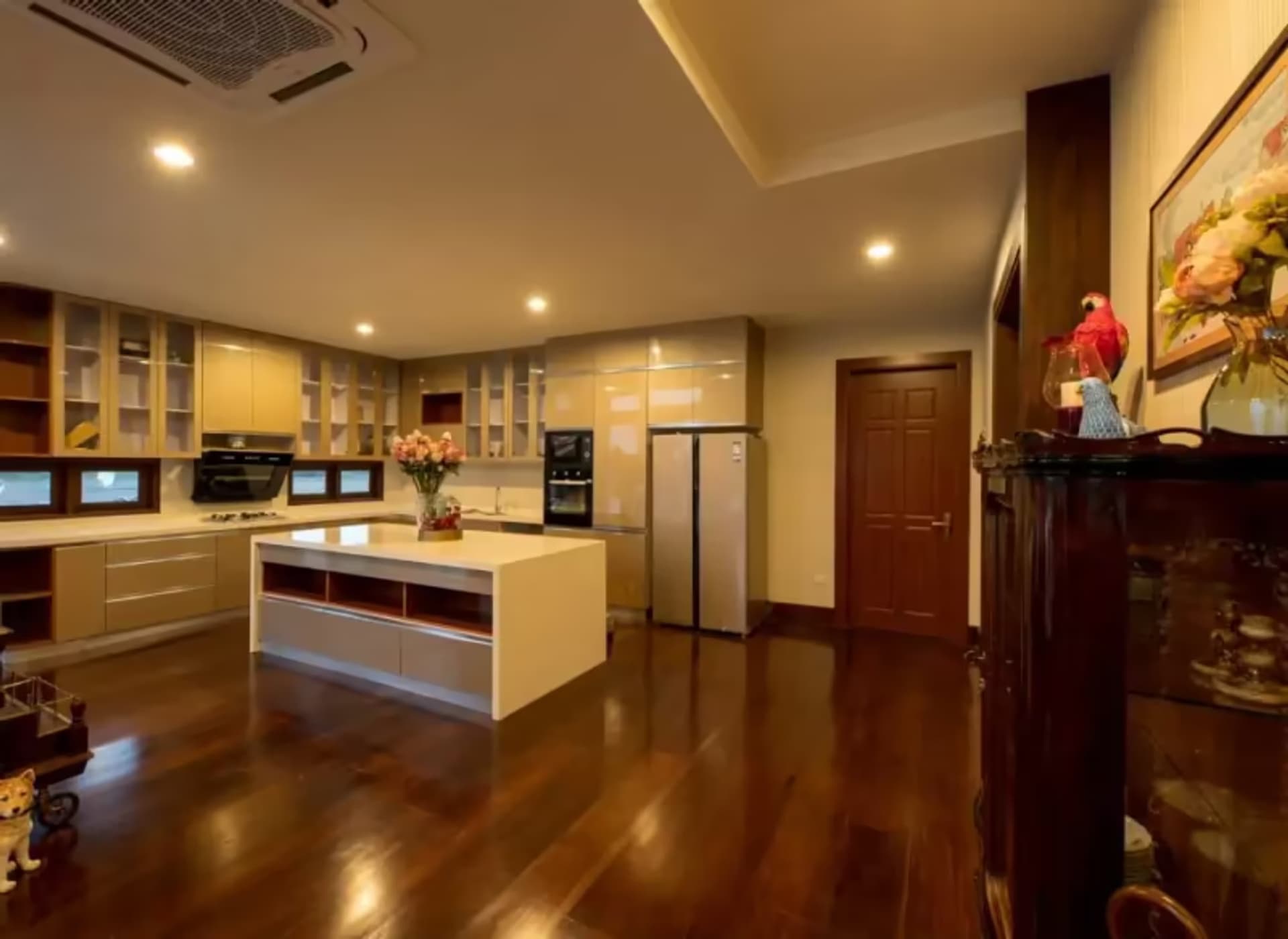 7 Bedroom House - Image 6