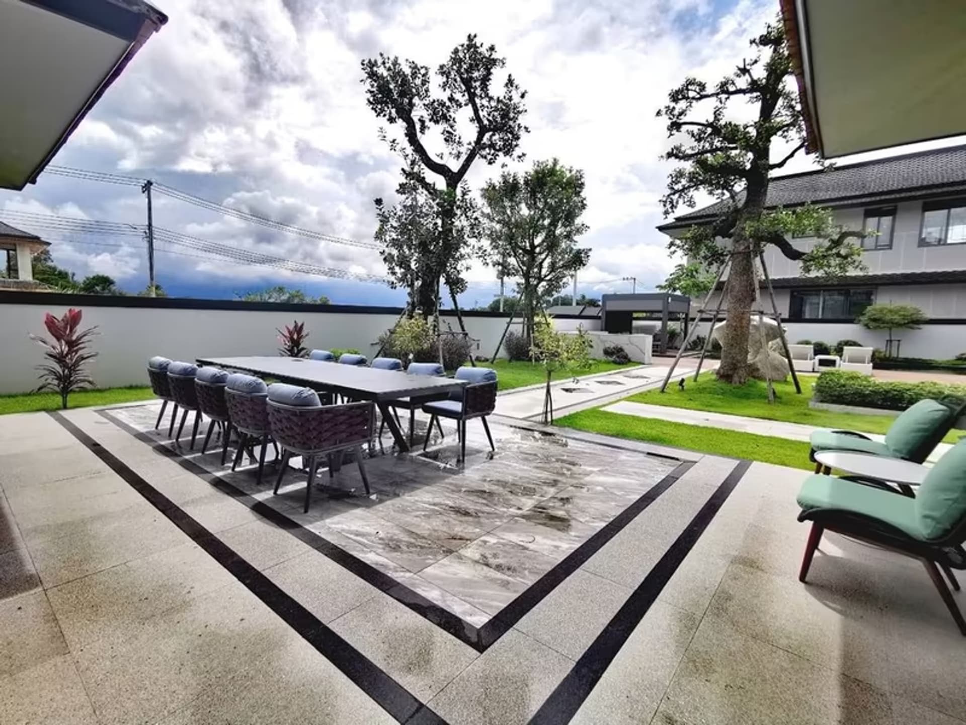 Luxury Pool Villa at San Sai - Image 11