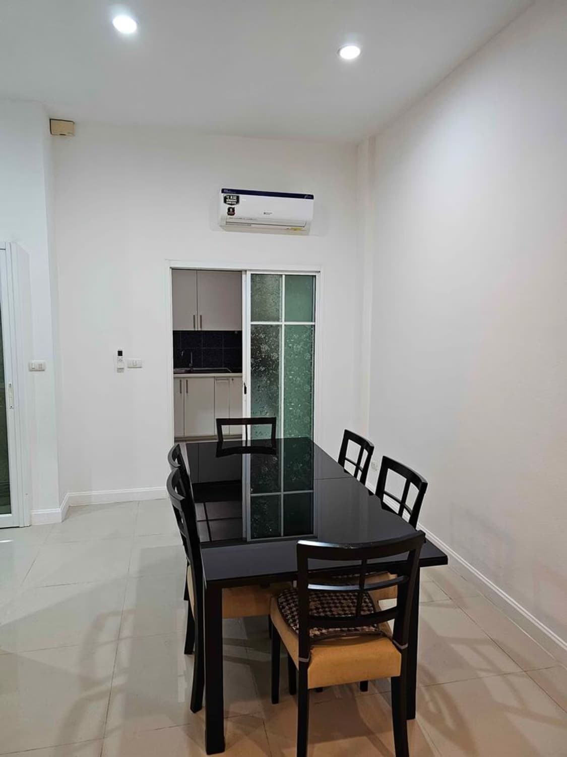 Townhouse for Rent at The Metro Rama 9 - Image 4