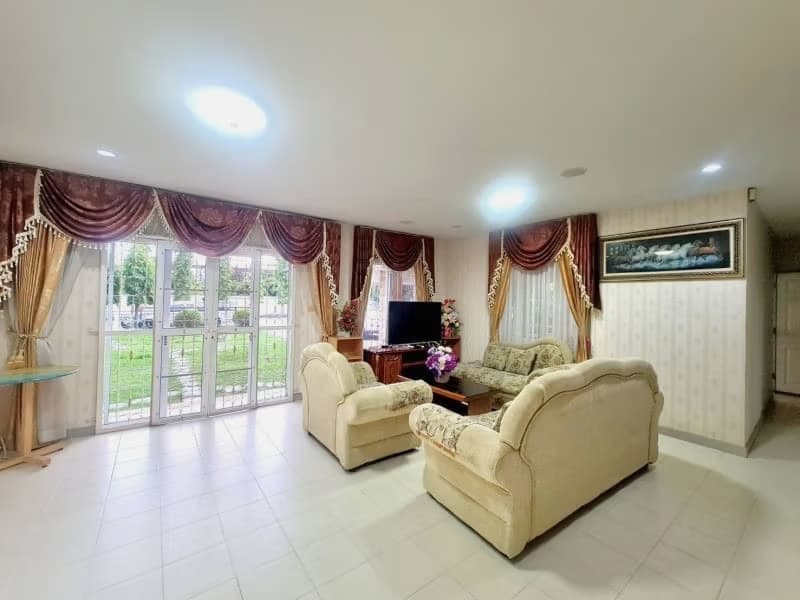 5 Bed House for Rent in undefined