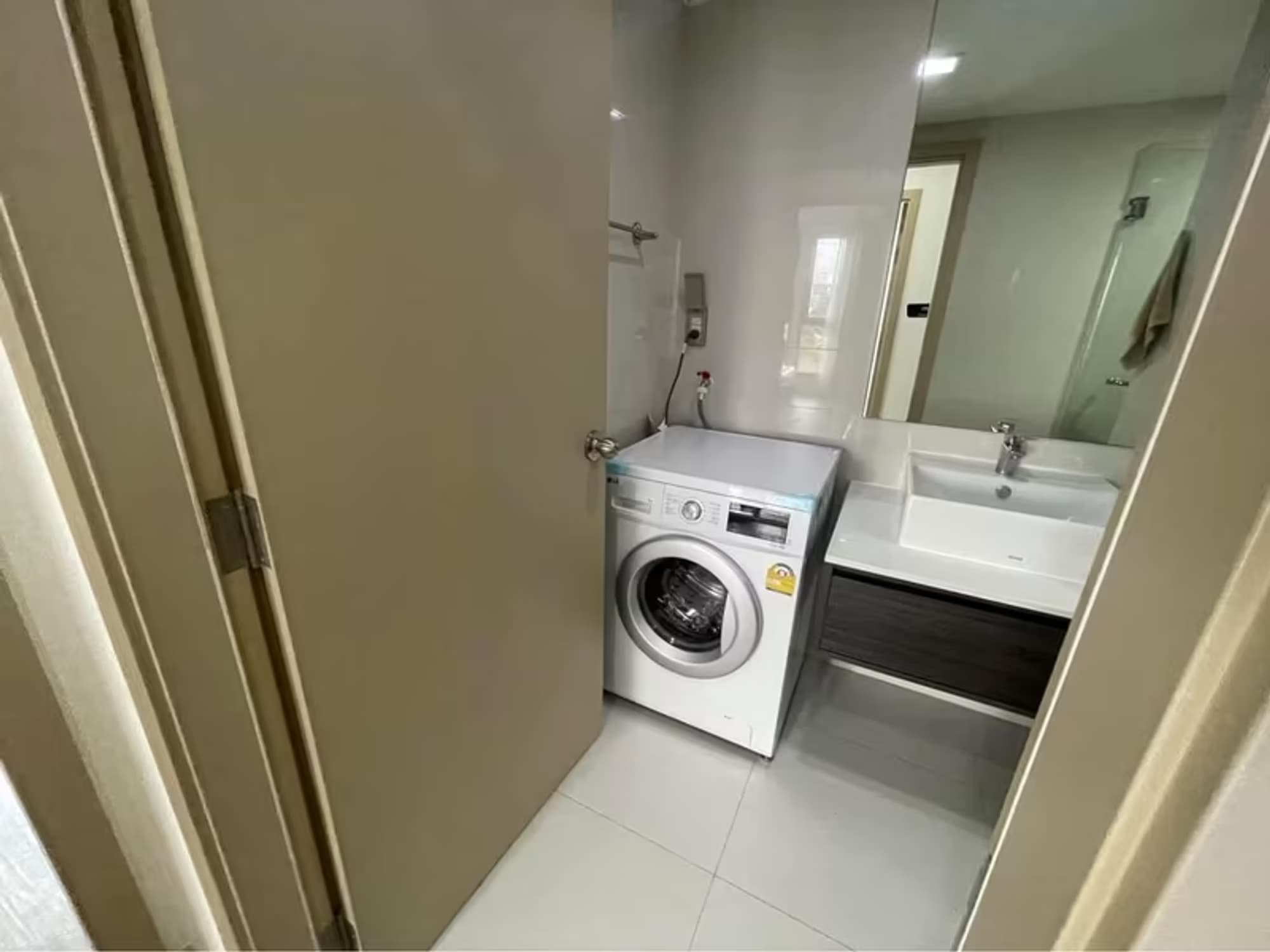 Condo for Rent at Moniiq Sukhumvit 64 - Image 1