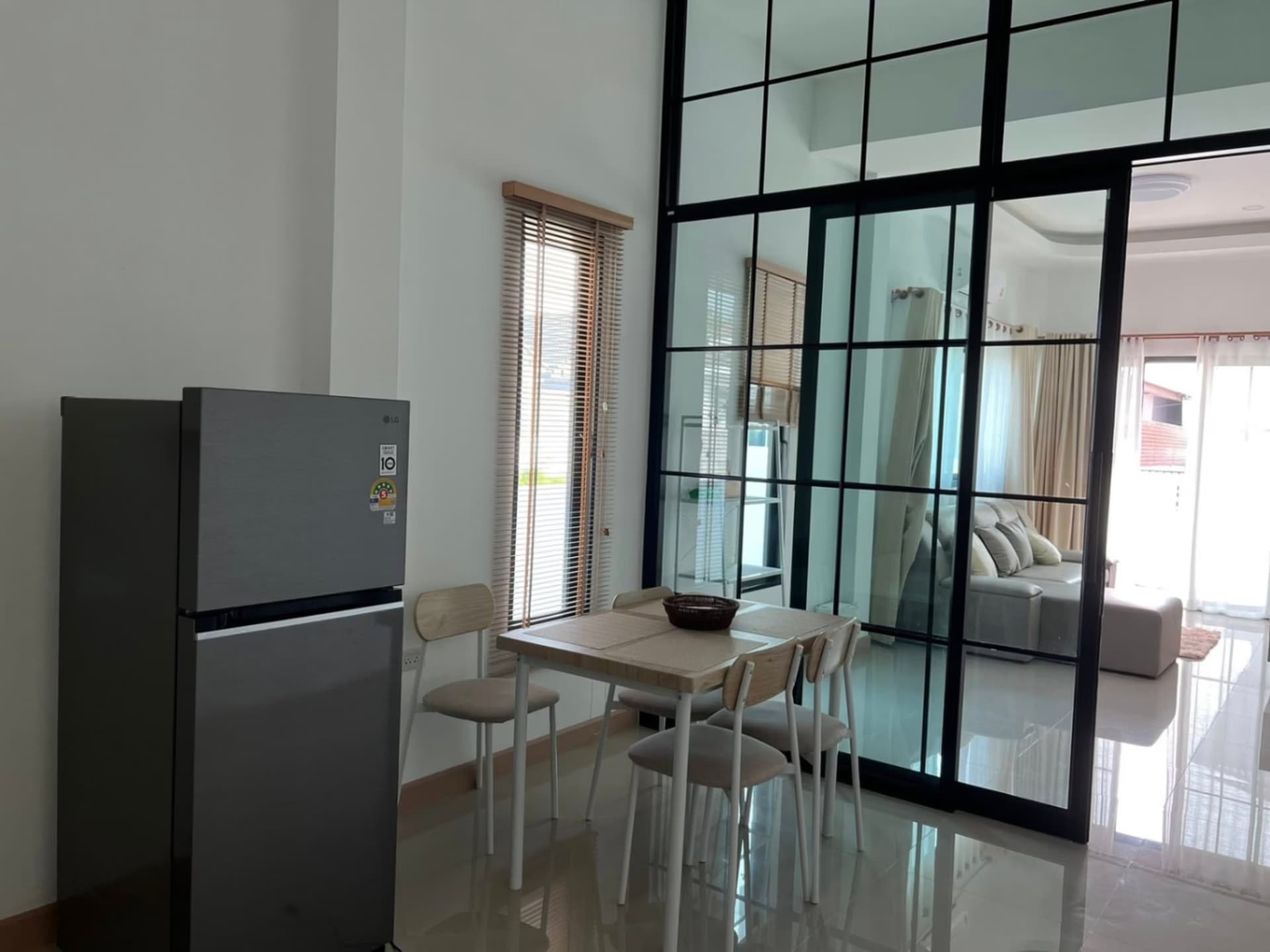 3 Bed House for Rent in Hang Dong - Image 2