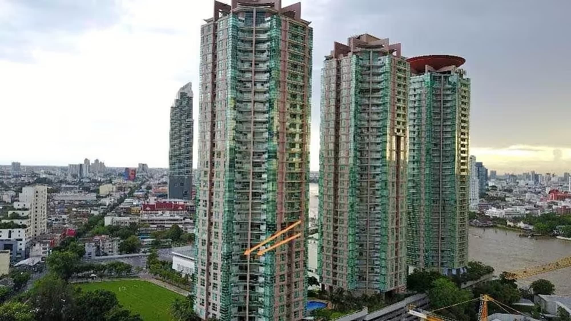 Condo for Sale at Chatrium Riverside Condominium - Image 1