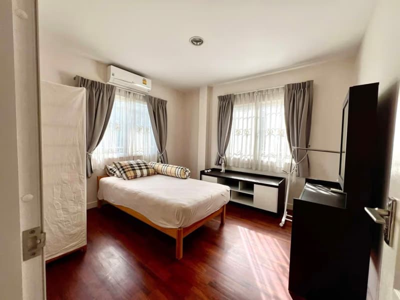 4 Bed House for Rent in Mueang Chiang Mai