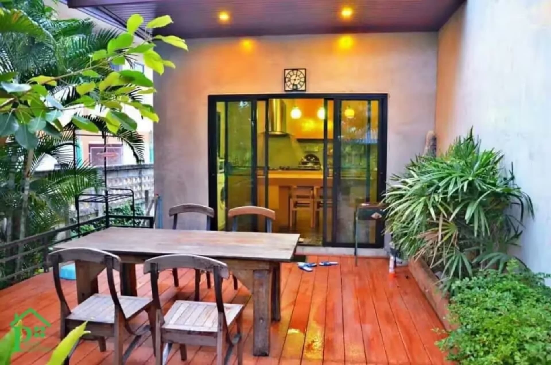 9 Bedroom House - Image 3
