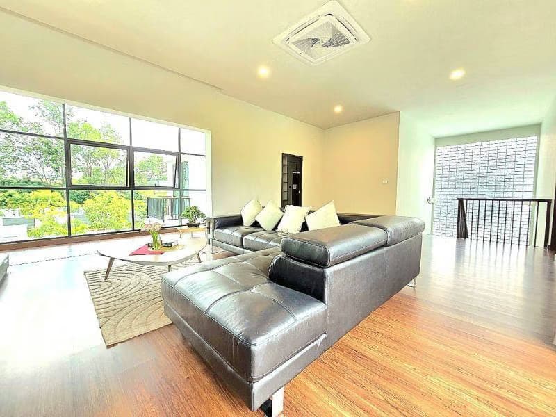 5 Bed House for Sale in Hang Dong District