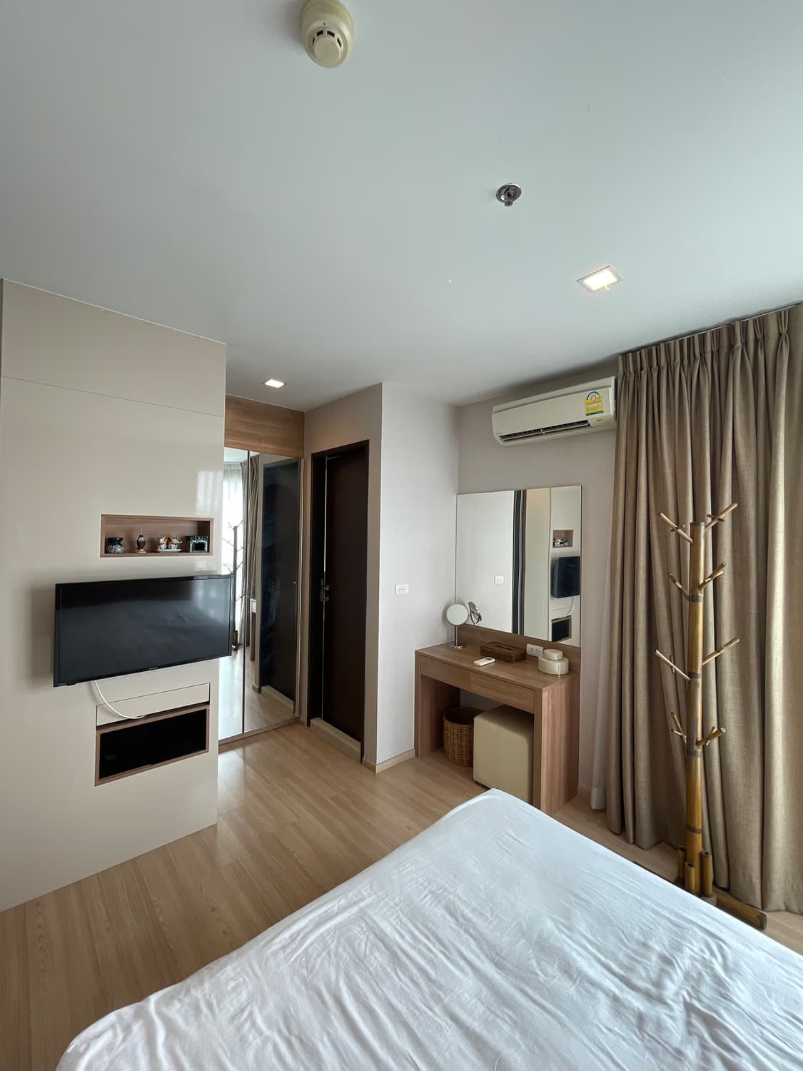 1 Bed Condo for Rent and Sale  Near Saphan Taksin BTS - Image 4