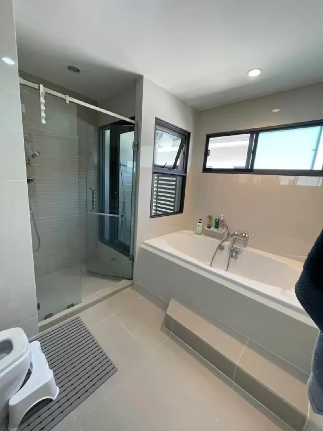 4 Bedroom House - Image 7