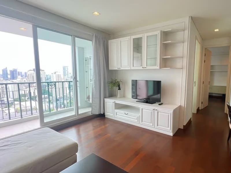 4 Bed Condo for Rent in Watthana