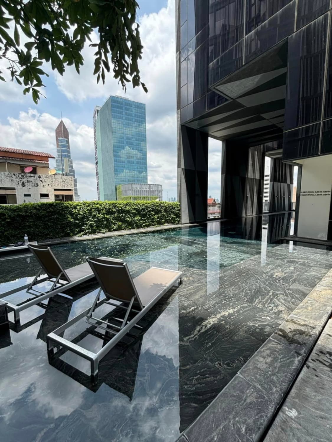 2 Bed Condo for Rent and Sale in Phaya Thai - Image 9