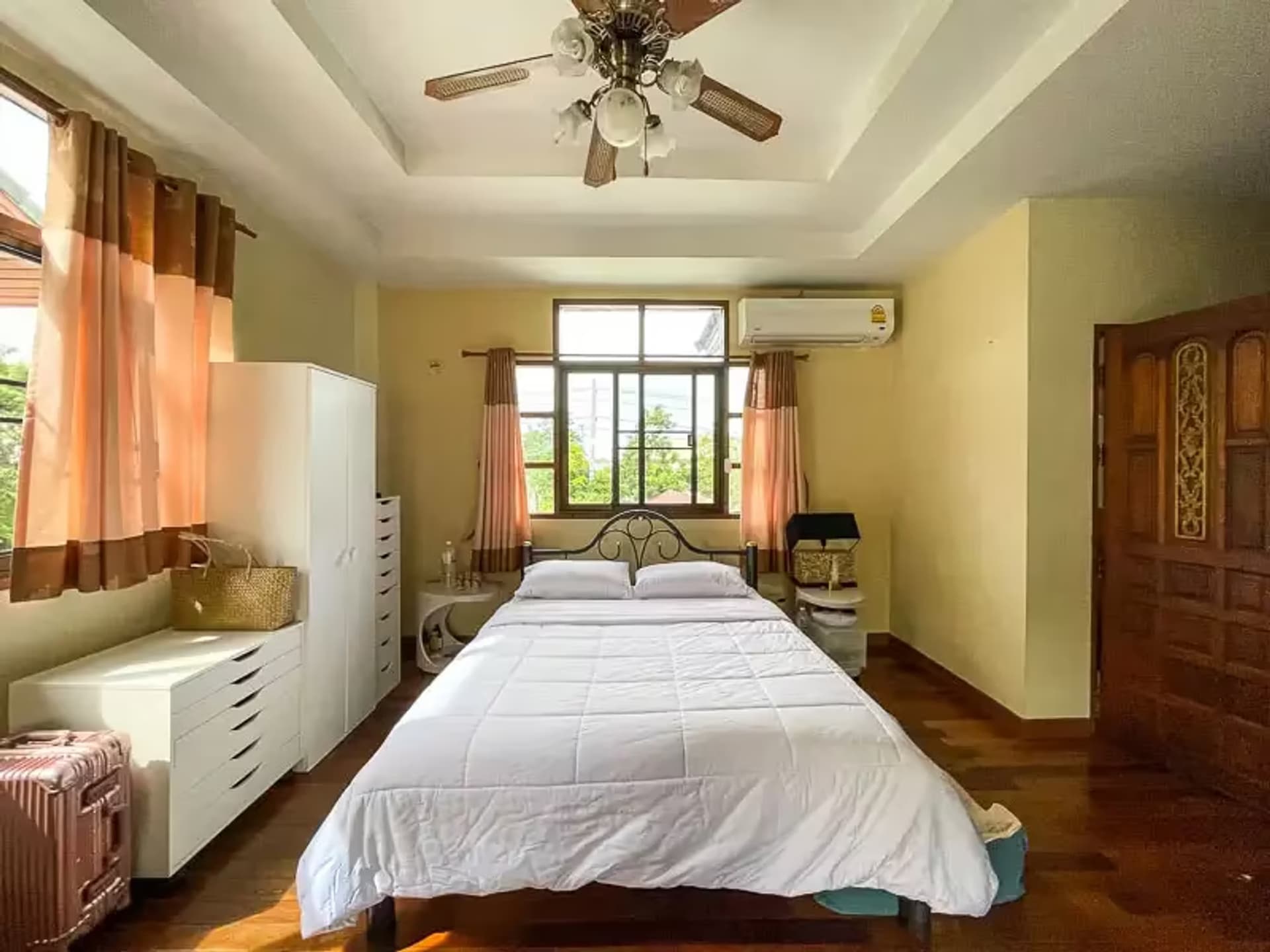4 Bedroom House - Image 11