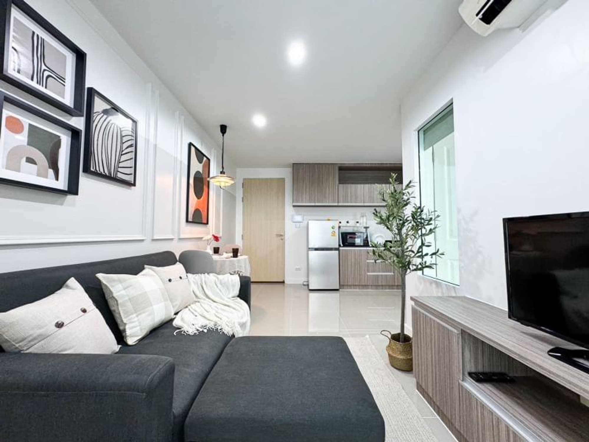 1 Bed Condo for Sale in Phra Khanong - Image 14