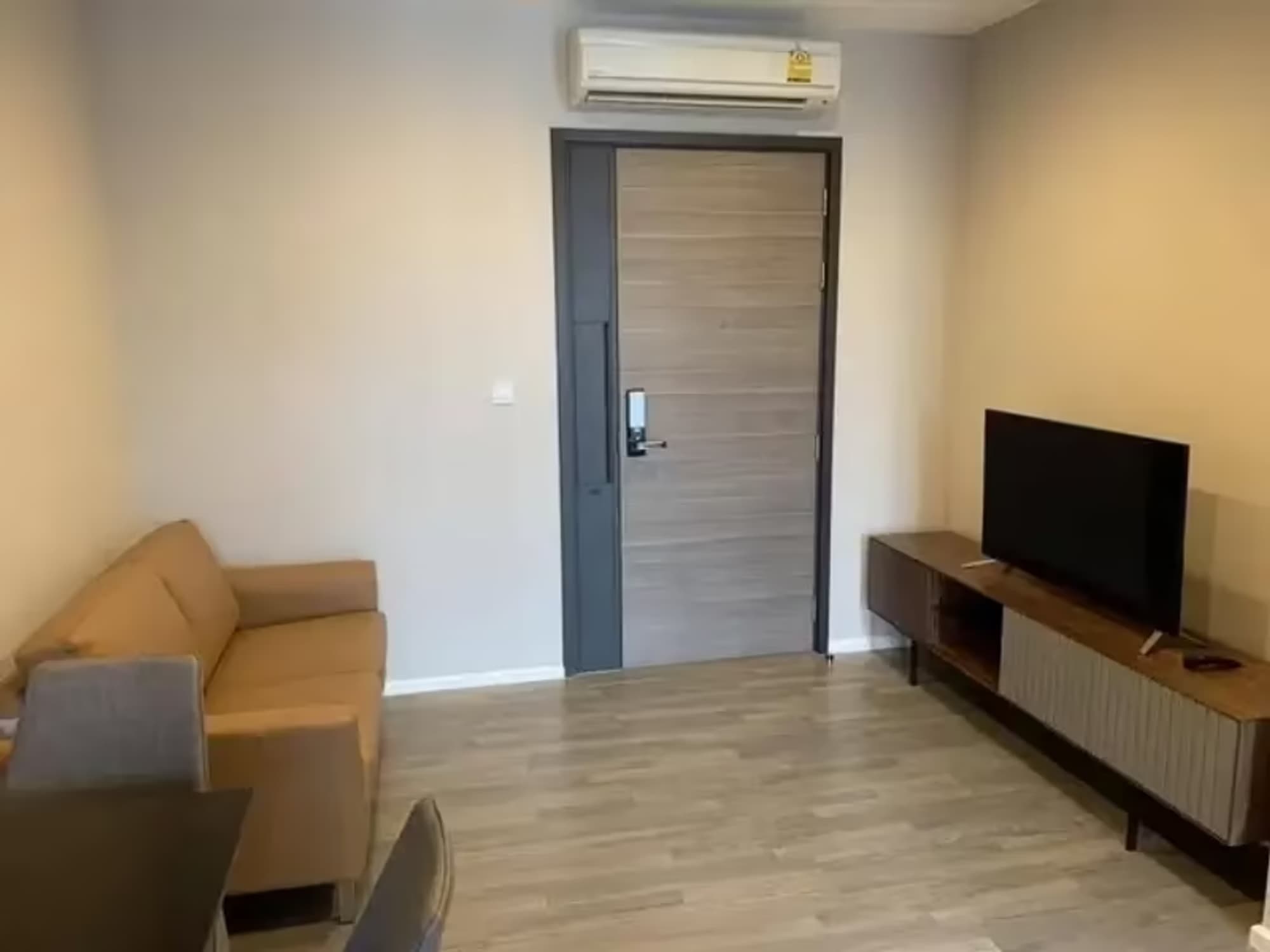 1 Bedroom Condo - Image 1