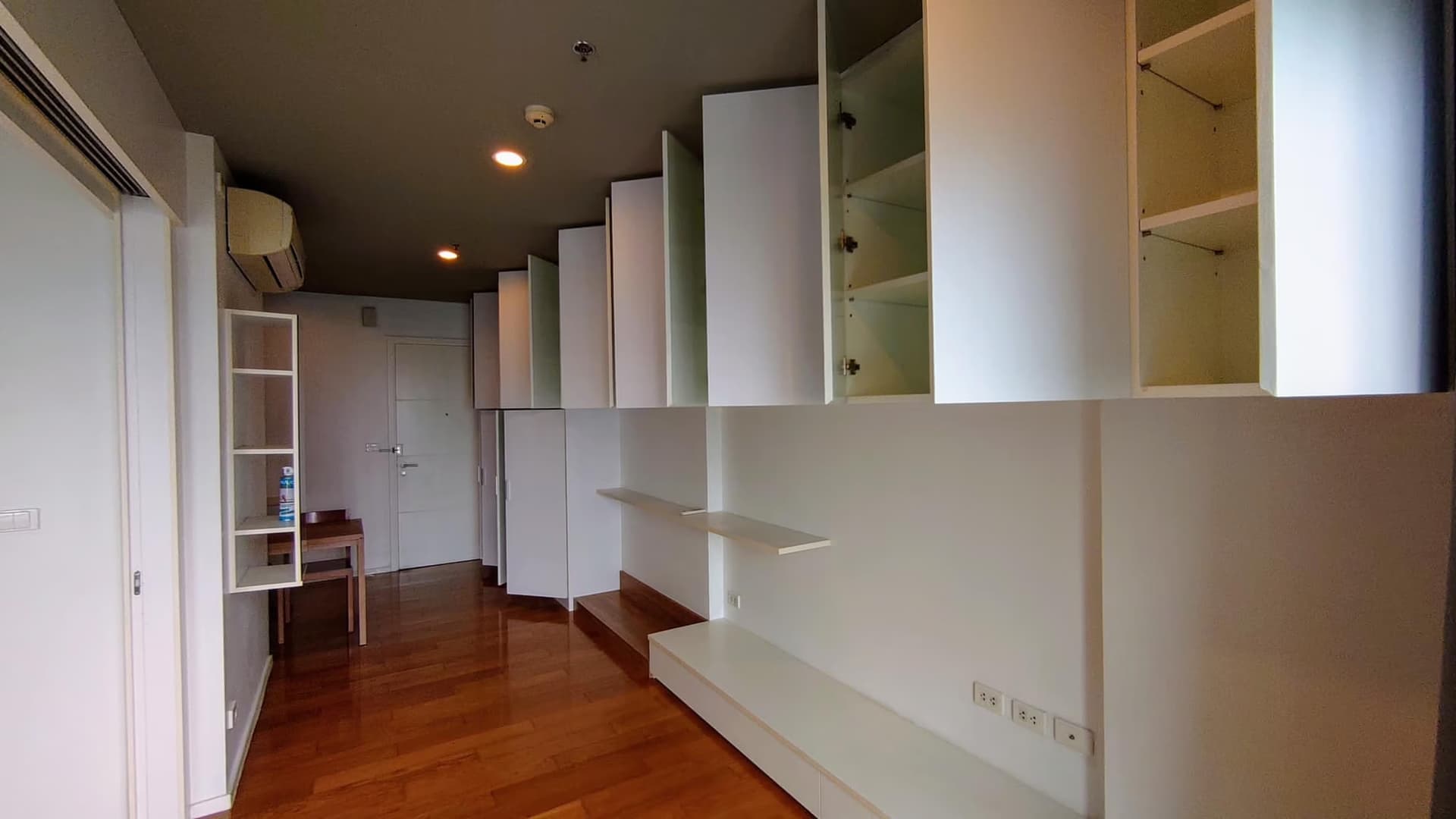 1 ห้องนอน Condo สำหรับ ขาย ใน วัฒนา - Image 5